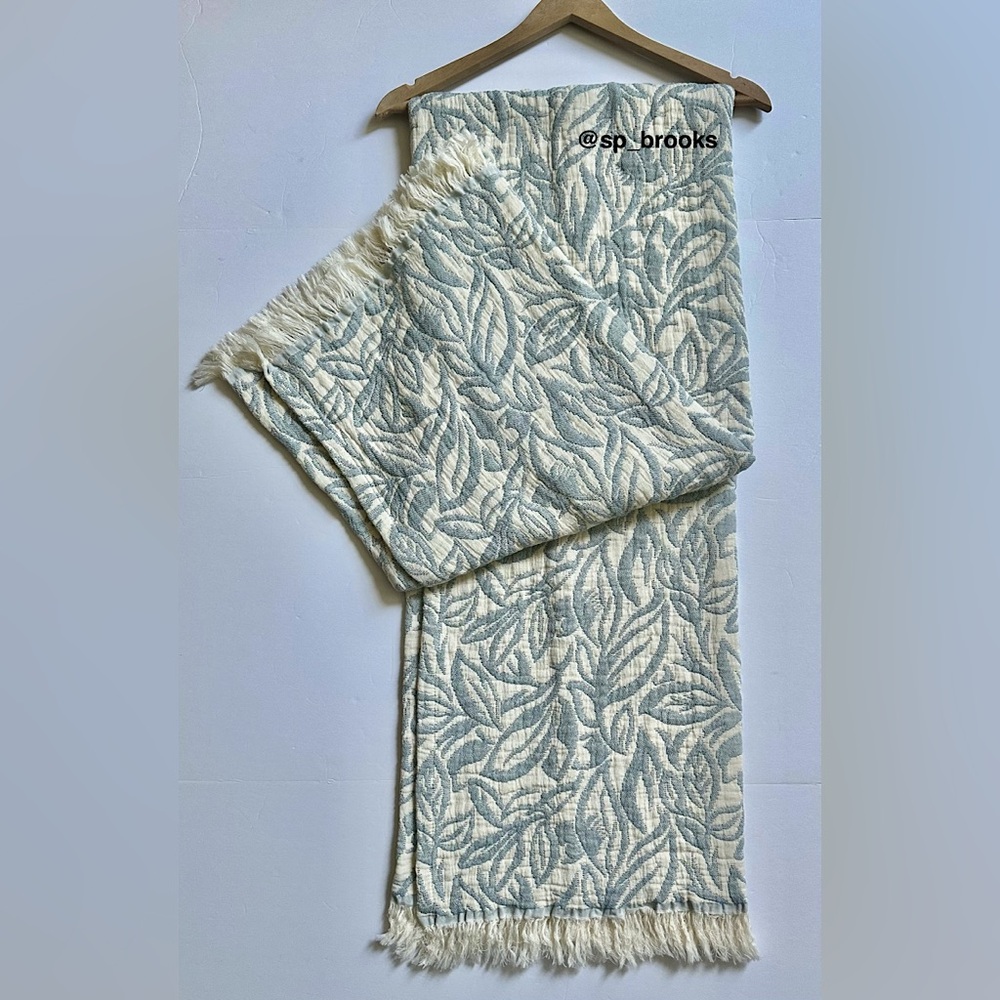 🎁Piscatextil Throw Blanket - Long Leaf Floral Pattern - Blue and Oatmeal - Picture 5 of 6